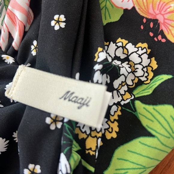 NWOT Black MAGII Swimsuit bikini top Size Medium Reversible - Picture 5 of 6